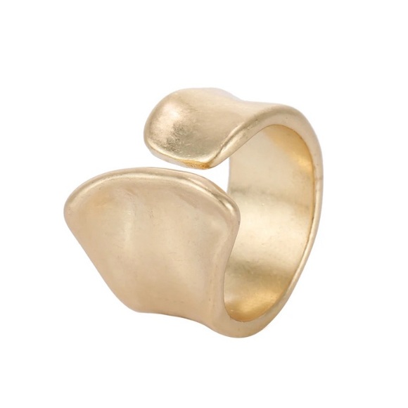 Brand new Size 7 modern ring - Picture 3 of 3